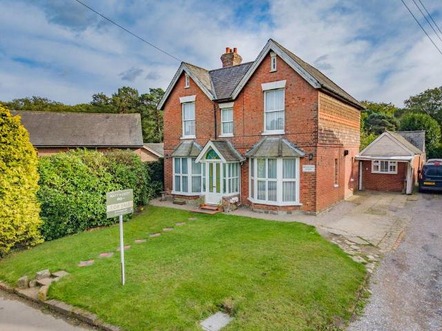 House for sale in Alderbrook, Cross In Hand