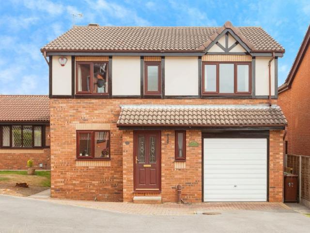 House for sale in Wrenthorpe, West Yorkshire