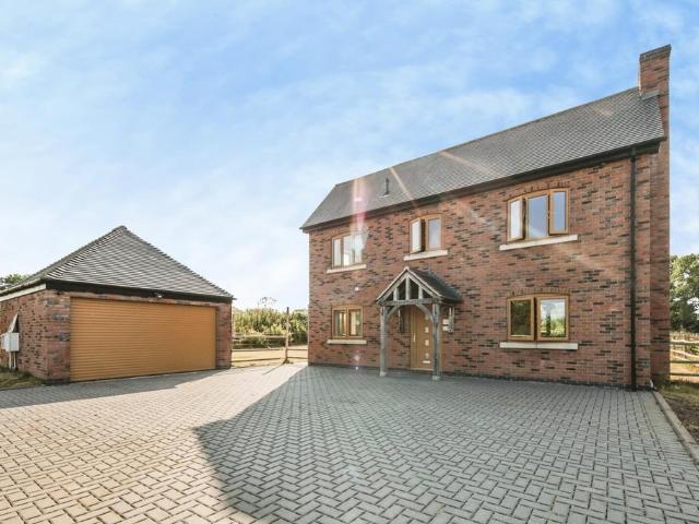 House for sale in Wood End, Gun Hill