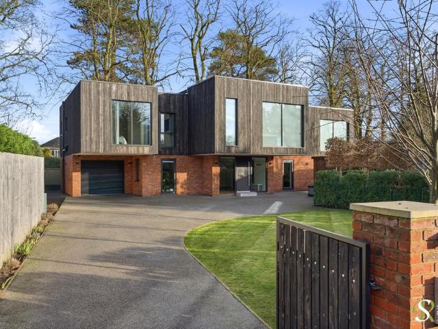 House for sale in Knutsford