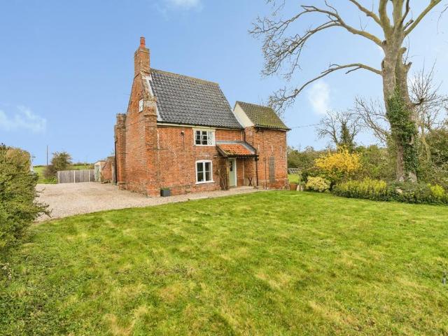 House for sale in Eastbridge, Suffolk