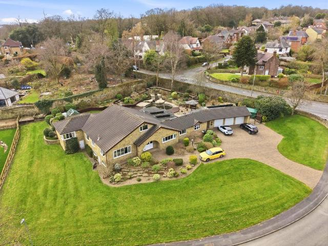 House for sale in Marsh, Lindley