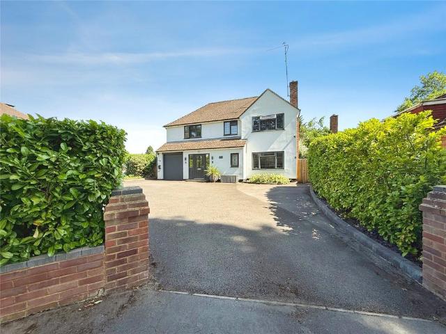 House for sale in Heol-las, Surrey