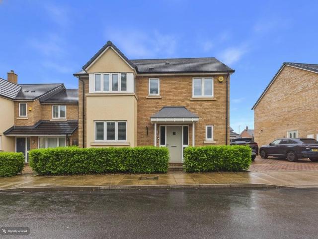 House for sale in Wexham Court, Slough
