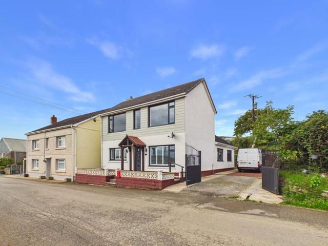 House for sale in Llangain