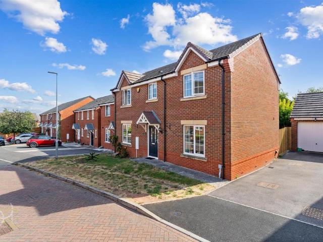 House for sale in Crookhill, Worcestershire