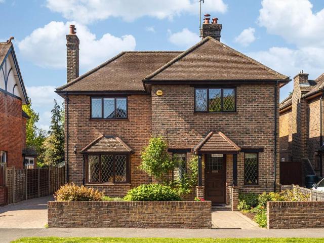 House for sale in Red Hill, Surrey