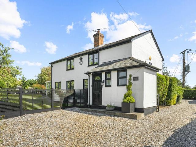 House for sale in Little Canfield, Duton Hill