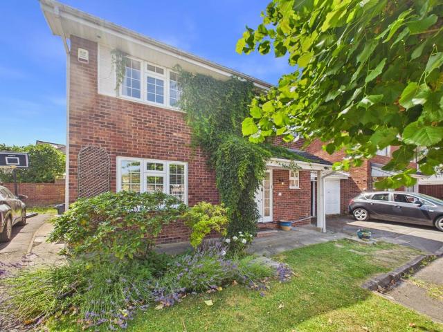House for sale in Clewer Village, Windsor