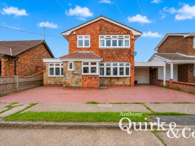 House for sale in Leigh Beck, Essex