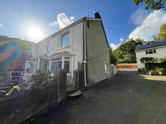 House for sale in Blaenhonddan, Cilfrew