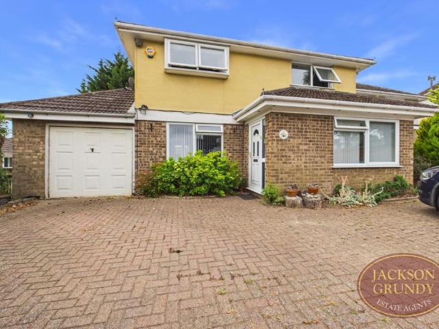 House for sale in Weedon Bec