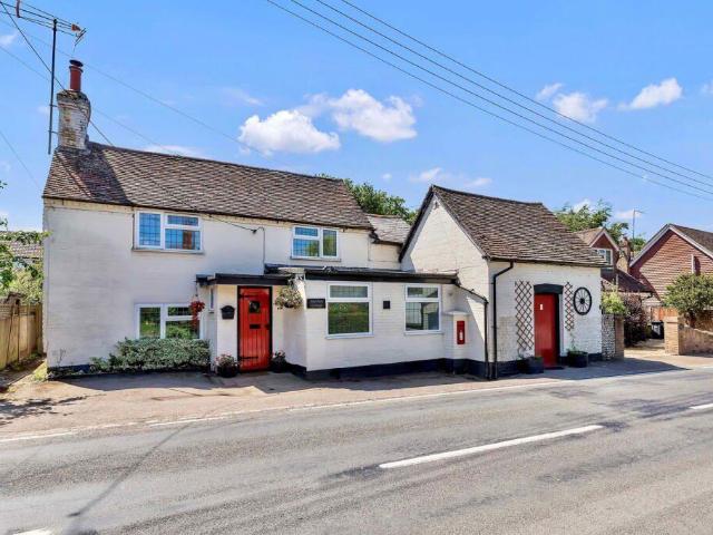 House for sale in Perryfields, West Sussex
