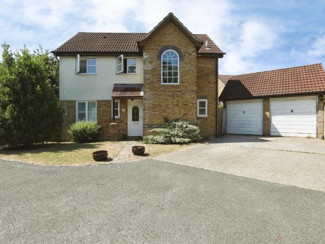 House for sale in Perryfields, West Sussex
