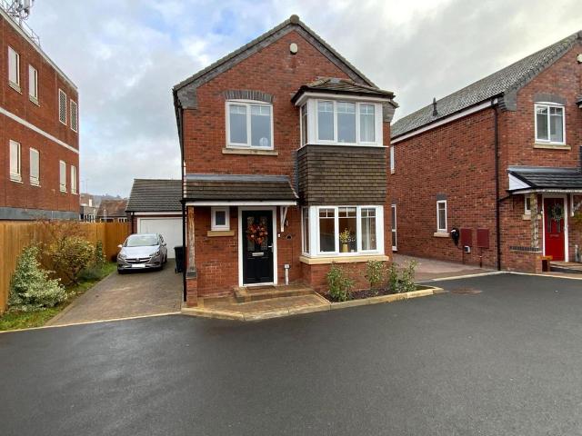 House for sale in Halesowen, West Midlands