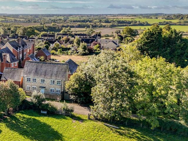 House for sale in Northamptonshire