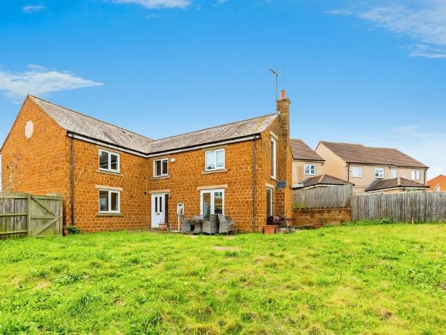 House for sale in Northampton, Northamptonshire