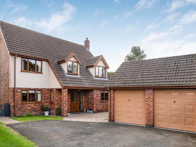 House for sale in Sandpits