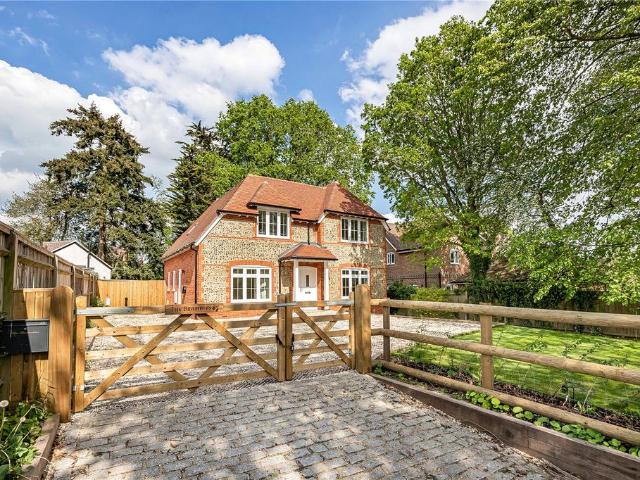 House for sale in Upper Basildon, West Berkshire