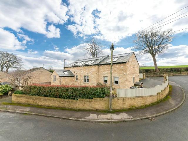 House for sale in Clayton West, West Yorkshire
