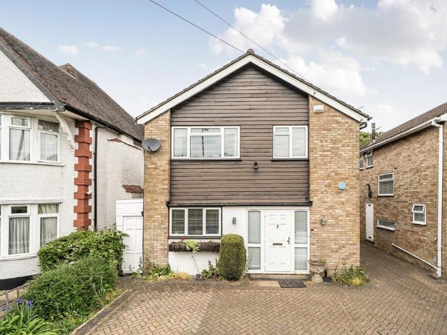 House for sale in Hatch End, Greater London