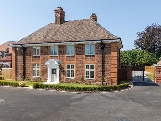 House for sale in Alderminster, Warwickshire