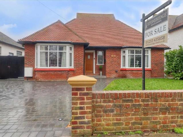 House for sale in Dale Hill, Essex