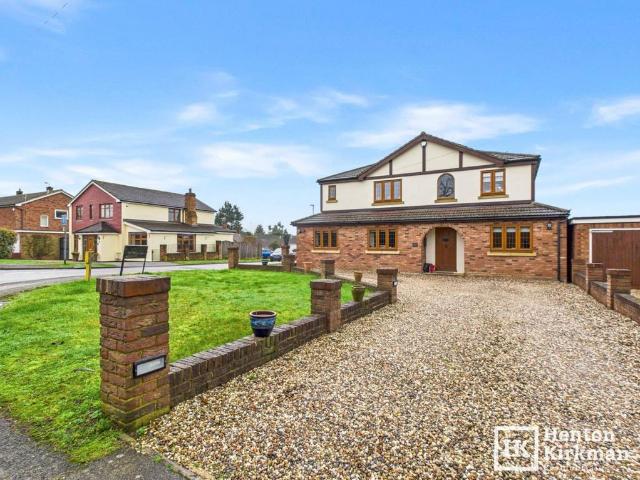 House for sale in Clapgate, Navestock Side