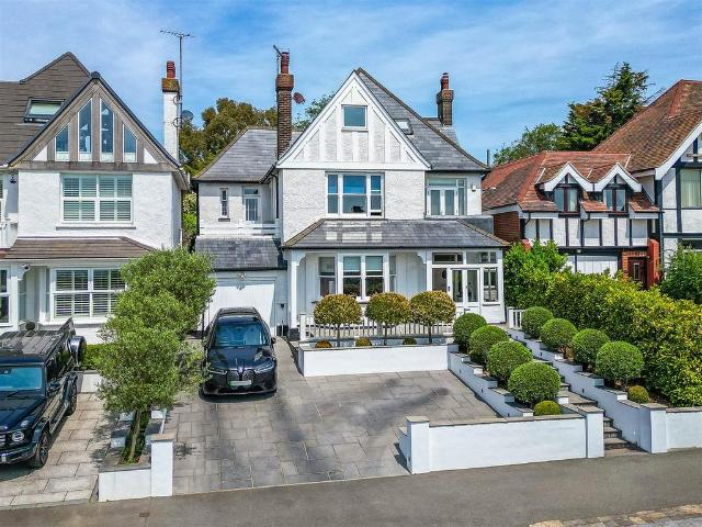 House for sale in Alton Barnes, Essex