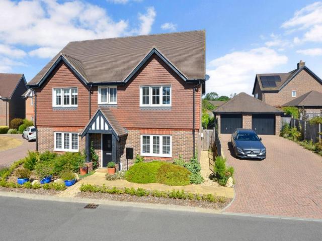 House for sale in Fole, Surrey