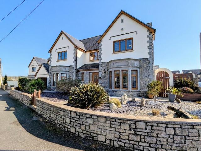 House for sale in Kidwelly, Wales