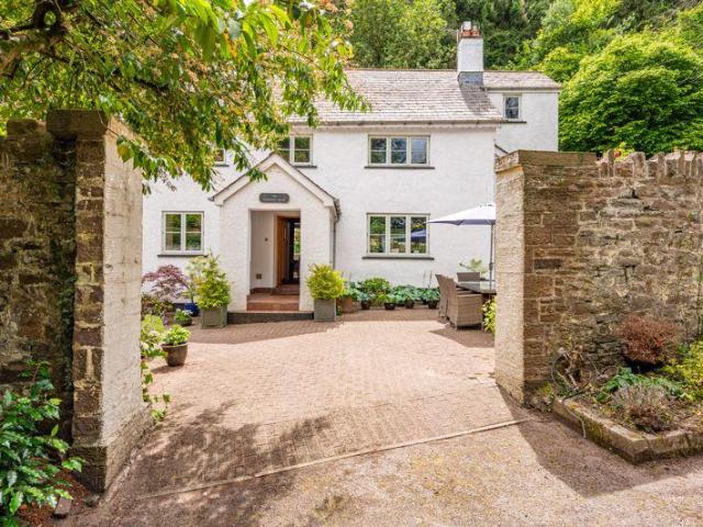 House for sale in Llanfoist Fawr, Llanfoist