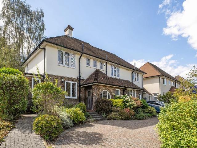 House for sale in London Borough of Croydon, Selsdon