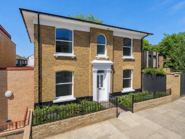 House for sale in London Borough of Lewisham, Brockley
