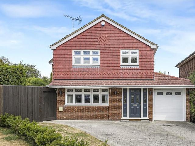 House for sale in The Butts, Kent