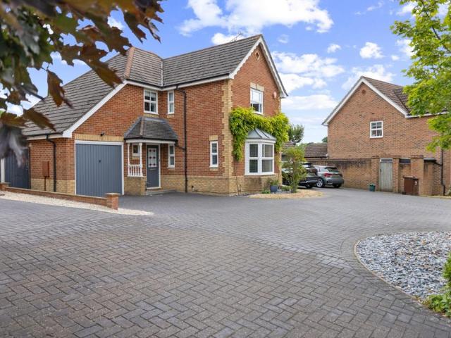 House for sale in Old Dean, Heol-las