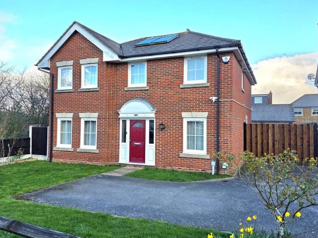 House for sale in Chipping Hill, Essex
