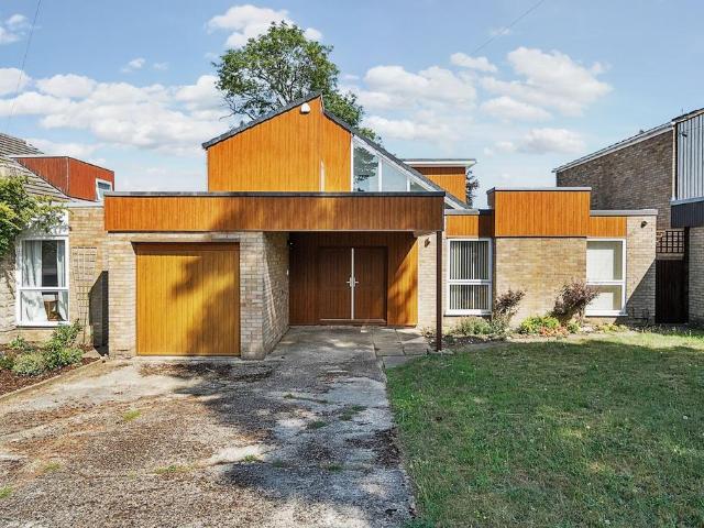 House for sale in London Borough of Croydon, Kenley