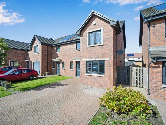 House for sale in Winchburgh, Scotland