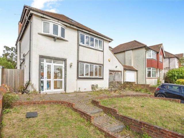 House for sale in London Borough of Croydon, Sanderstead