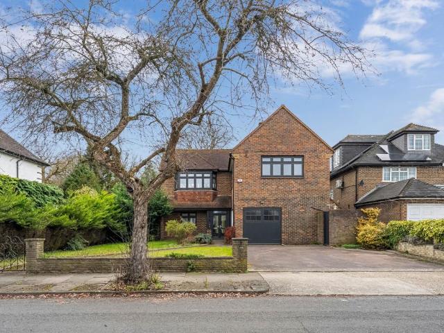 House for sale in Gidea Park, Greater London