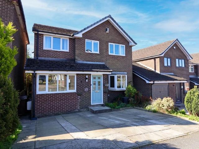 House for sale in Charlesworth, East Midlands