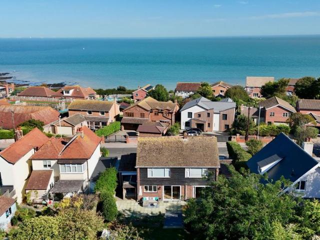 House for sale in Upton, Acol