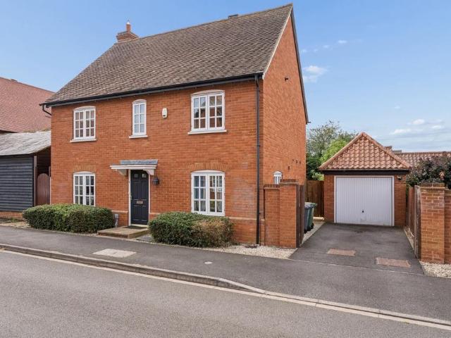 House for sale in Henlow, Bedfordshire