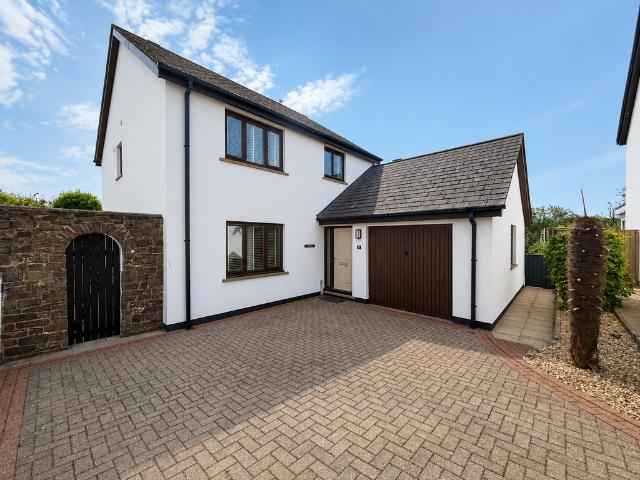 House for sale in Saundersfoot, Pembrokeshire