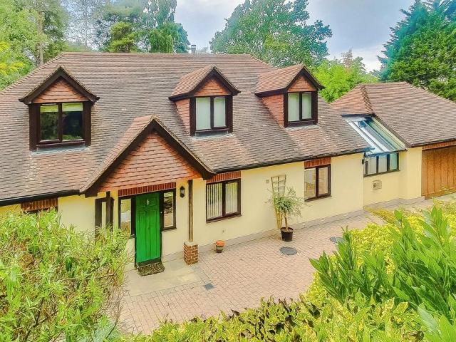 House for sale in Washington, Horsham
