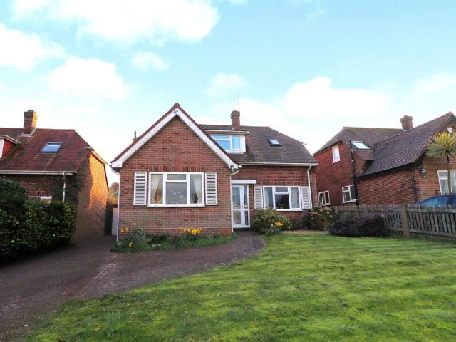 House for sale in Hedge End, Helford