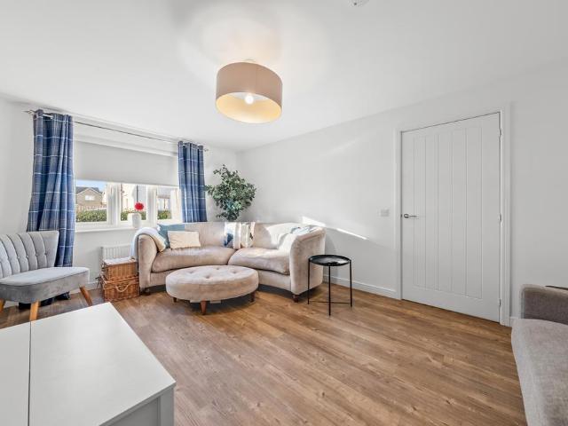 House for sale in Bishopton, Scotland