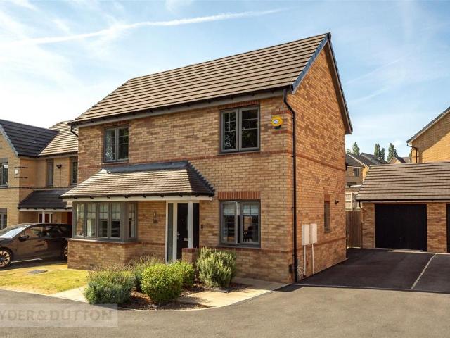 House for sale in Milnsbridge, West Yorkshire