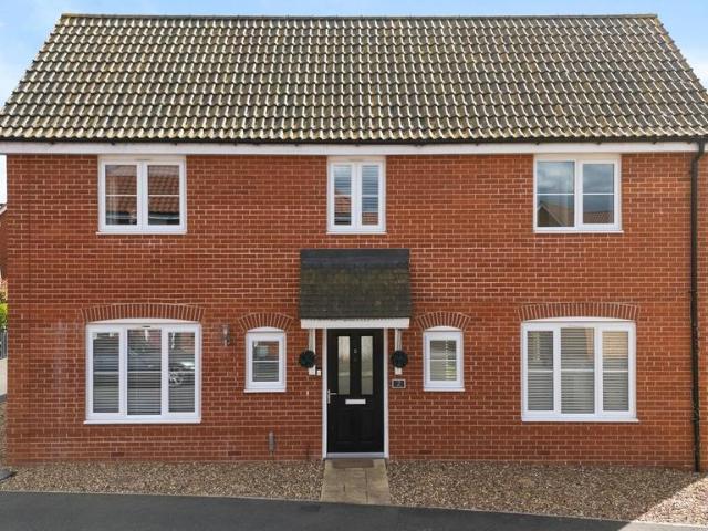 House for sale in Dale Hill, Essex